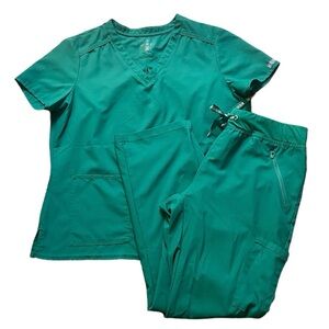Med Couture ‘Insight’ Scrub Set Hunter Green